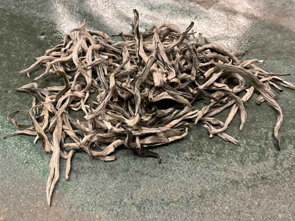 Pure Bud Silver Strands Green Tea